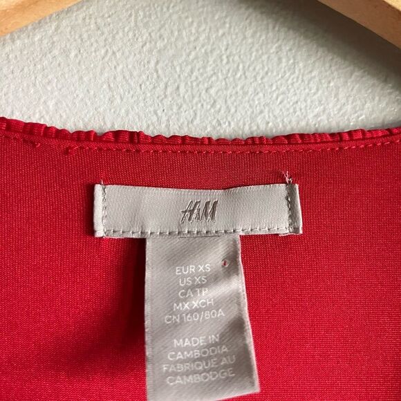 H&M Red Pleated Faux Wrap Dress XS – Balloon Sleeves Party Holiday Cocktail - Picture 2 of 7